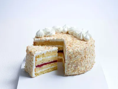 Torta de crema y frutillas